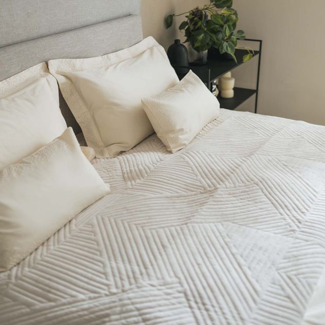 מצעי פרימיום Queen Pearl - ציפית נוי