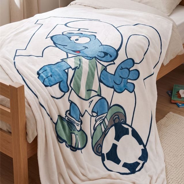 שמיכת מעבר לילדים דרדסים - דגם Smurf Goal