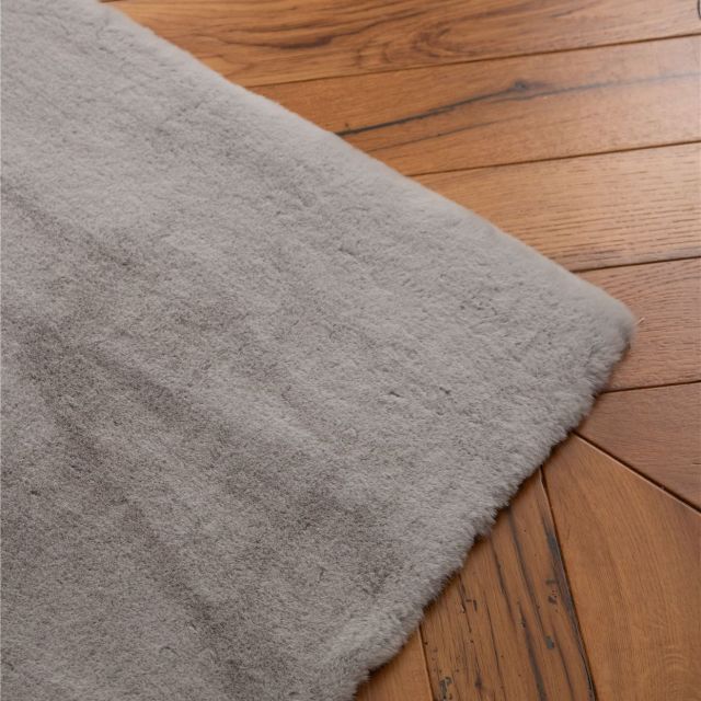 שטיח רצפה דמוי פרווה -  CHIC